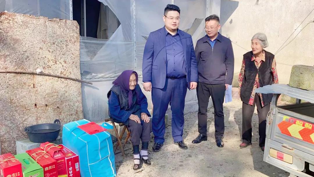 夕陽無限好，敬老情更濃——東岳機(jī)械走訪百歲老人